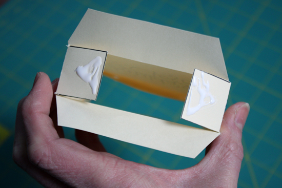 Free Tutorial: How to make a doll-sized paper shopping bag